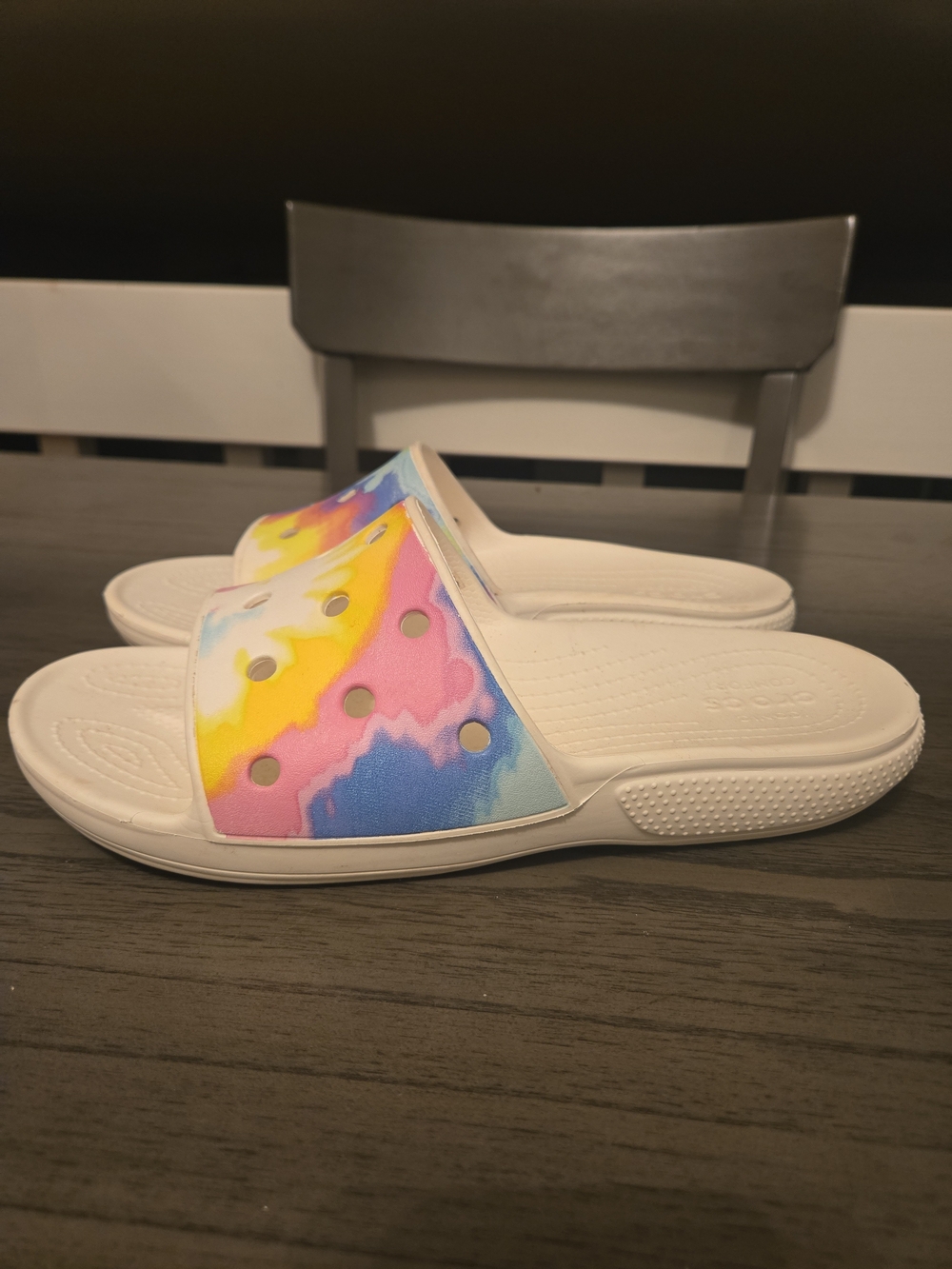 Crocs Classic Tie Dye Womens Slides Unisex Graphic Beach Sandals M 10 / W 12